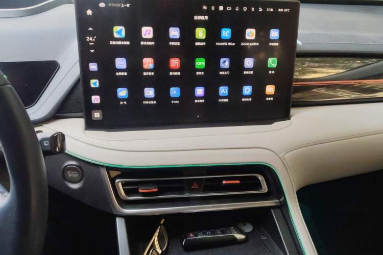 Used Wey Macchiato 2021 1.5L DHT Master Edition Audio And AC Panel