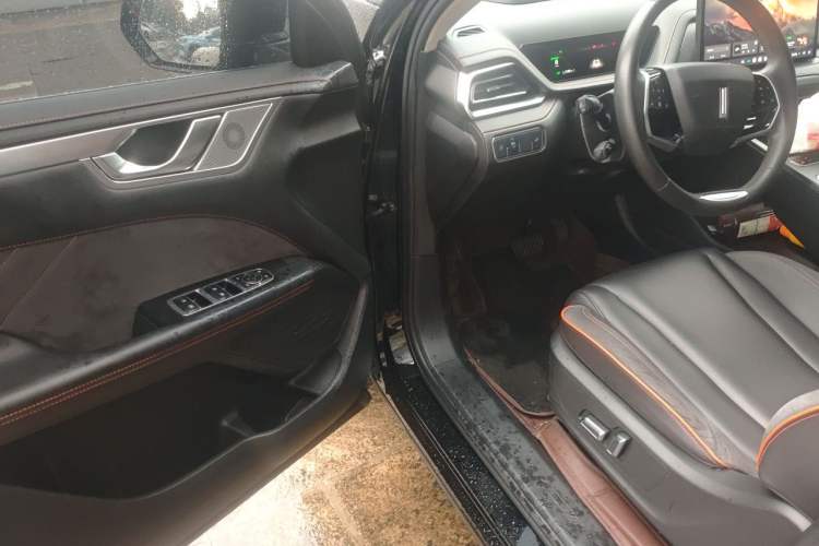 Used Wey Macchiato 2021 1.5L DHT Custom Edition Driver Seat