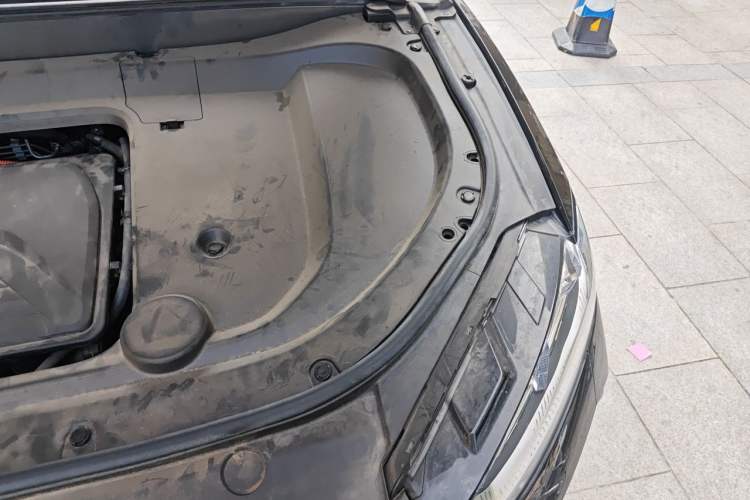 Used Wey Macchiato 2021 1.5L DHT Custom Edition Engine Bay Left