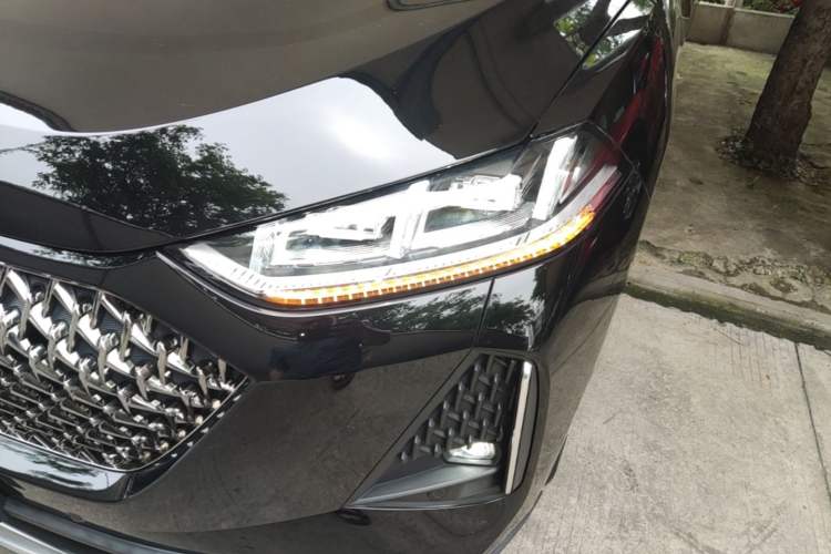 Used Wey Macchiato 2021 1.5L DHT Master Edition Left Front Headlight