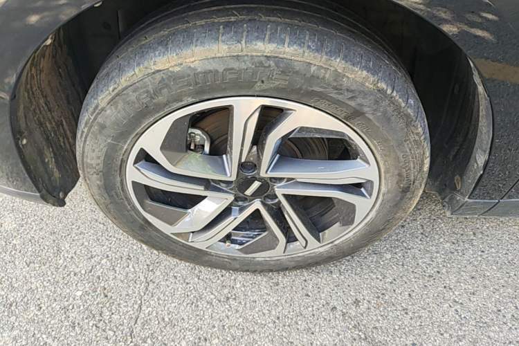Used Wey Macchiato 2021 1.5L DHT Custom Edition Left Front Wheel Hub
