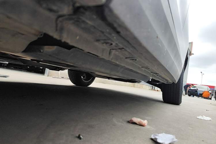 Used Wey Macchiato 2021 1.5L DHT Master Edition Left Side Sill