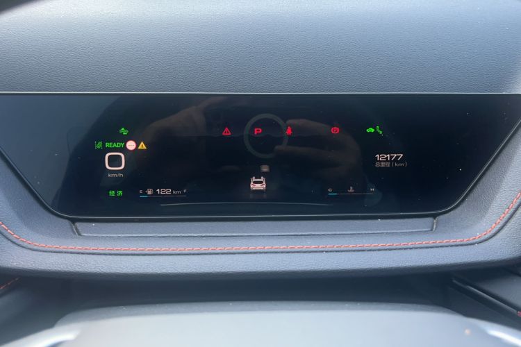 Used Wey Macchiato 2021 1.5L DHT Master Edition Odometer Close Up