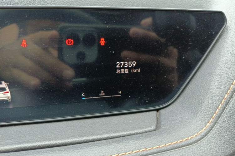 Used Wey Macchiato 2021 1.5L DHT Custom Edition Odometer Close Up