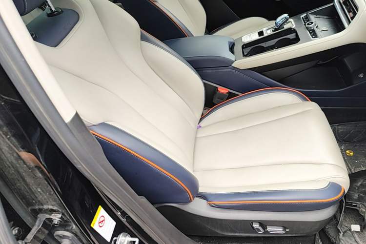 Used Wey Macchiato 2021 1.5L DHT Master Edition Right Front Seat