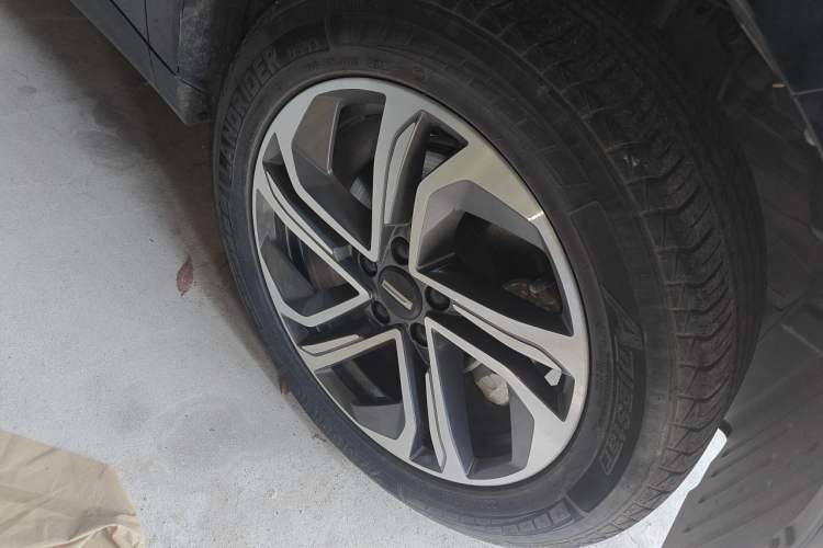 Used Wey Macchiato 2021 1.5L DHT Custom Edition Right Front Wheel Hub