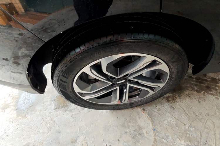 Used Wey Macchiato 2021 1.5L DHT Custom Edition Right Rear Wheel Hub