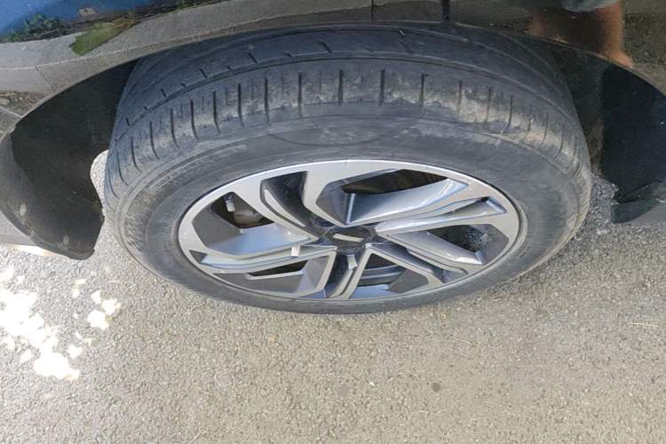 Used Wey Macchiato 2021 1.5L DHT Custom Edition Right Rear Wheel Hub