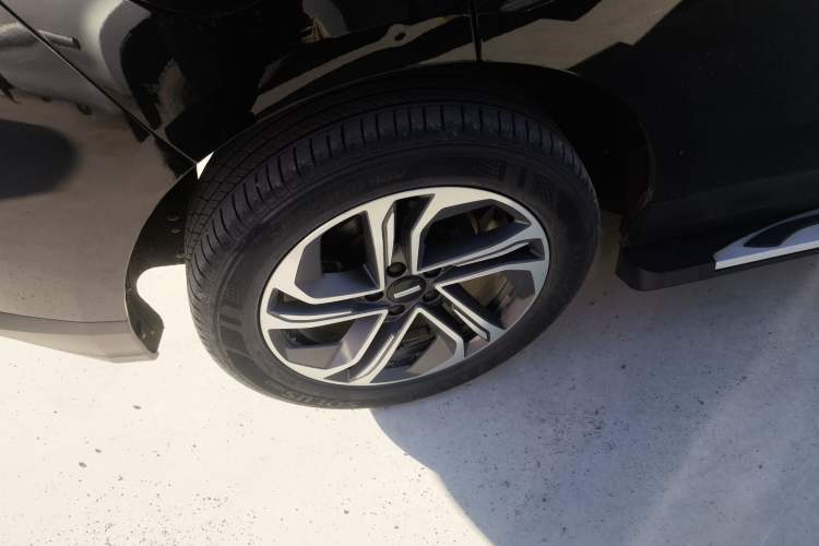 Used Wey Macchiato 2021 1.5L DHT Custom Edition Right Rear Wheel Hub