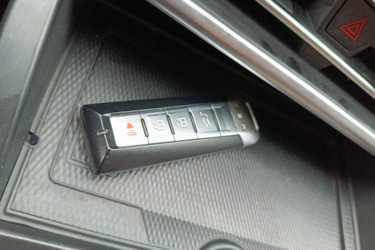 Used Wey Macchiato 2021 1.5L DHT Custom Edition Vehicle Key