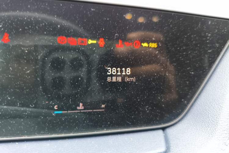 Used Wey Macchiato 2021 1.5L DHT Master Edition Odometer Close Up