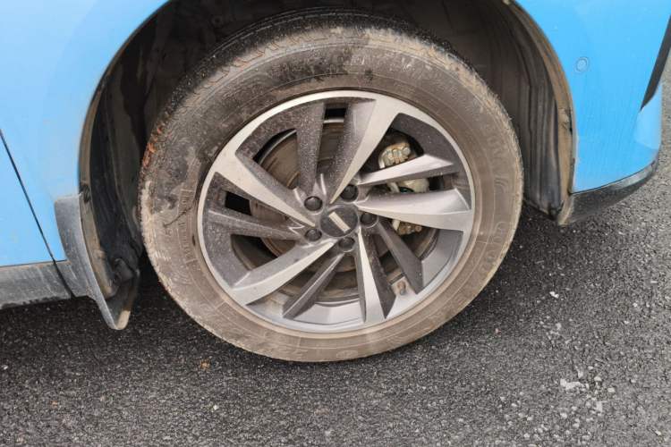 Used Wey Macchiato 2021 1.5L DHT Master Edition Right Front Wheel Hub