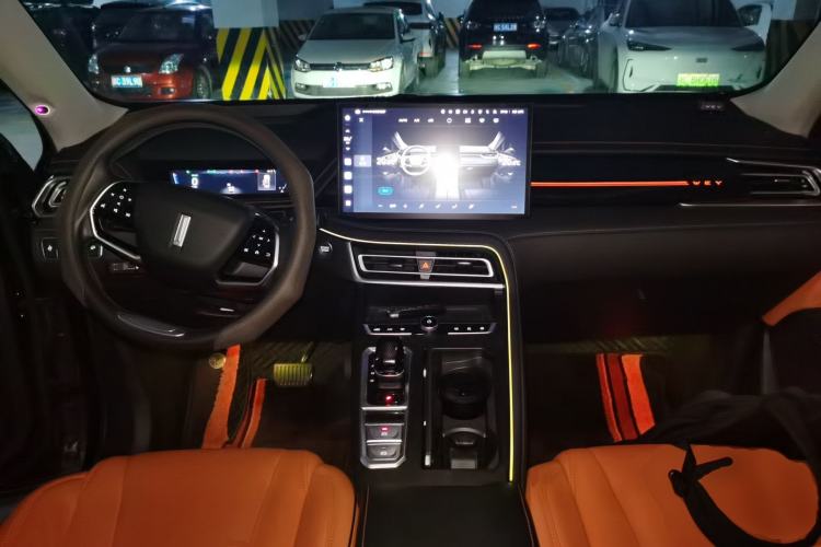 Used Wey Macchiato 2021 1.5L DHT Master Edition Center Console
