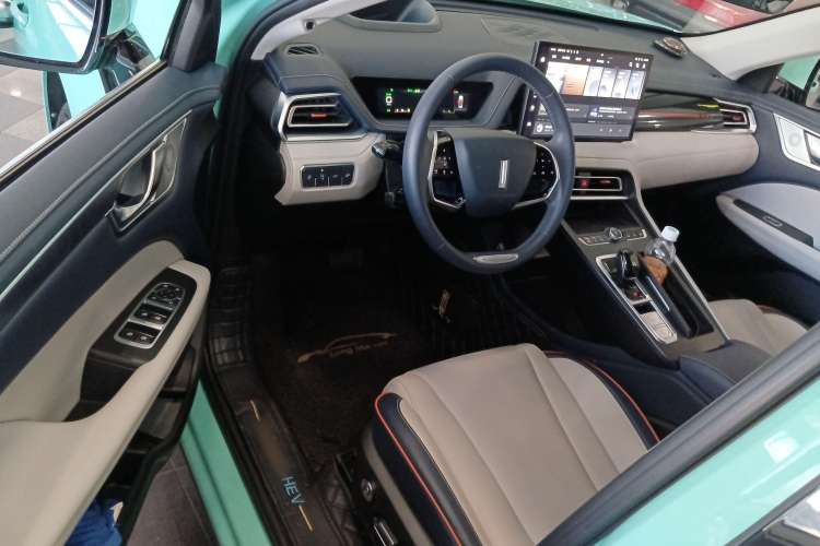 Used Wey Macchiato 2021 1.5L DHT Master Edition Driver Seat
