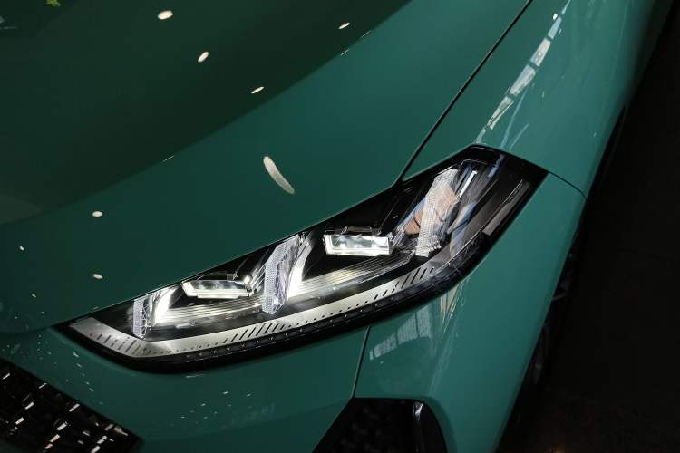 Used Wey Macchiato 2021 1.5L DHT Master Edition Left Front Headlight