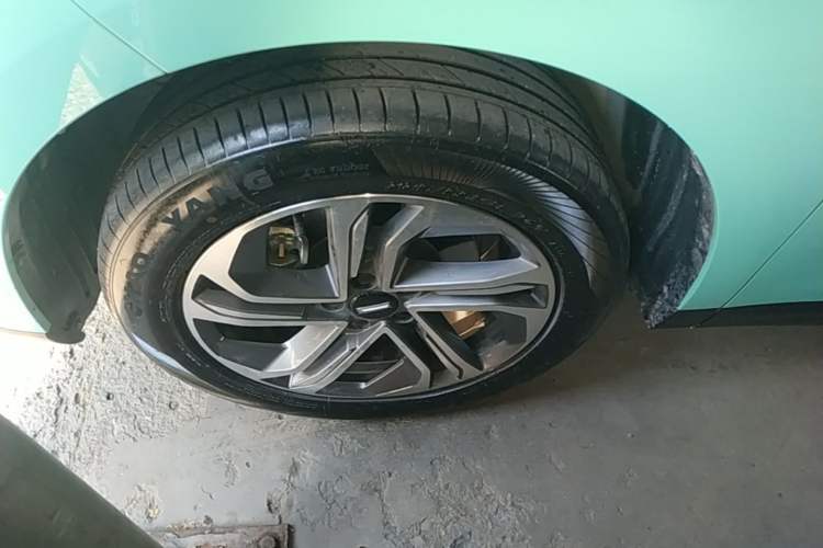 Used Wey Macchiato 2021 1.5L DHT Master Edition Left Front Wheel Hub