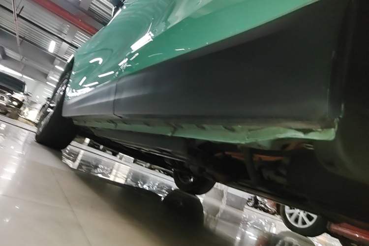 Used Wey Macchiato 2021 1.5L DHT Master Edition Left Side Sill
