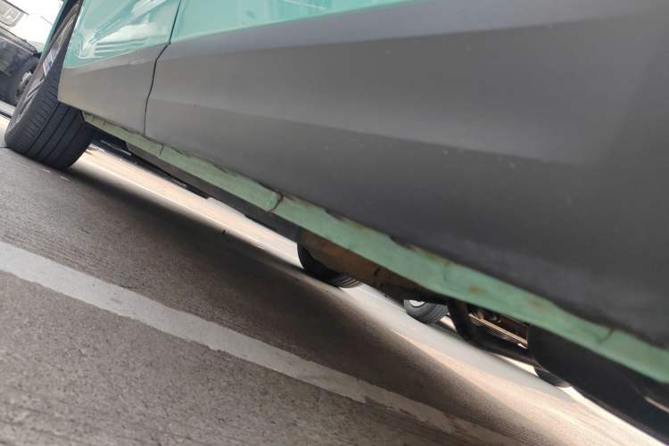 Used Wey Macchiato 2021 1.5L DHT Master Edition Left Side Sill