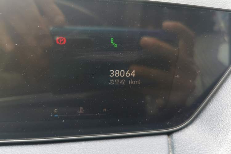 Used Wey Macchiato 2021 1.5L DHT Master Edition Odometer Close Up