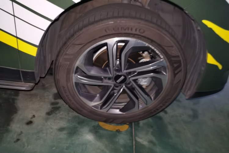 Used Wey Macchiato 2021 1.5L DHT Master Edition Right Front Wheel Hub