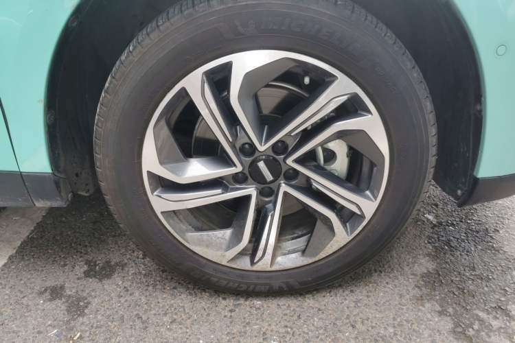 Used Wey Macchiato 2021 1.5L DHT Master Edition Right Front Wheel Hub