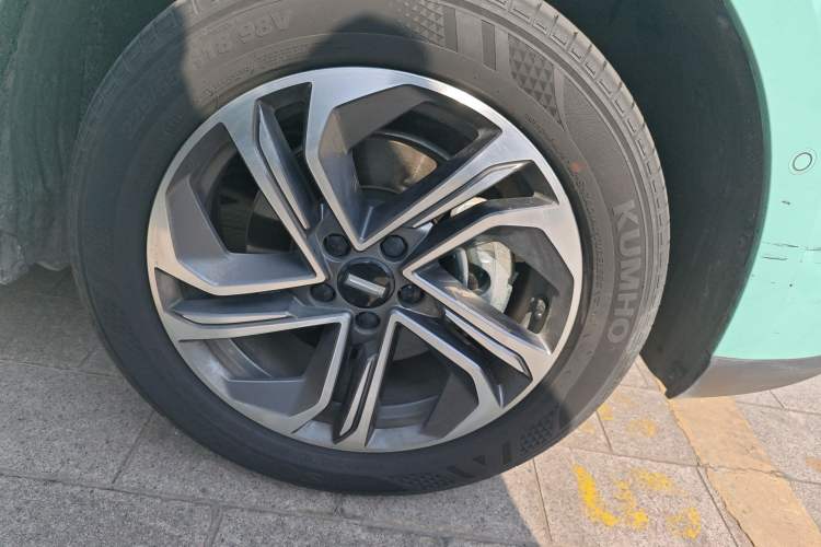 Used Wey Macchiato 2021 1.5L DHT Master Edition Right Front Wheel Hub