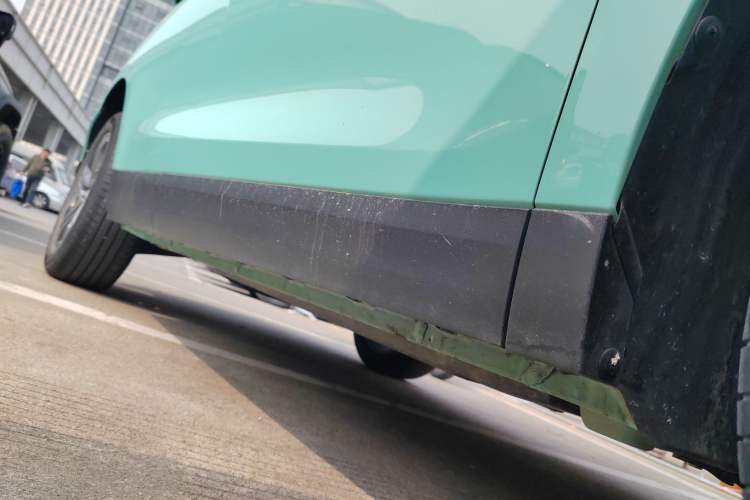 Used Wey Macchiato 2021 1.5L DHT Master Edition Right Side Sill