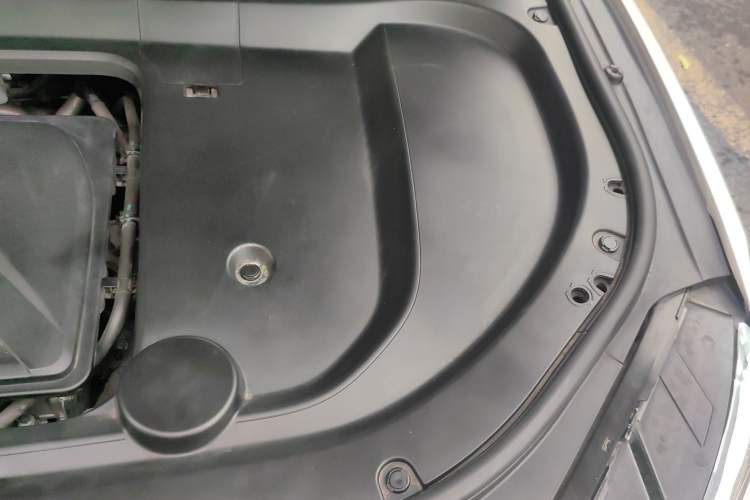 Used Wey Macchiato 2021 1.5L DHT Custom Edition Engine Bay Left