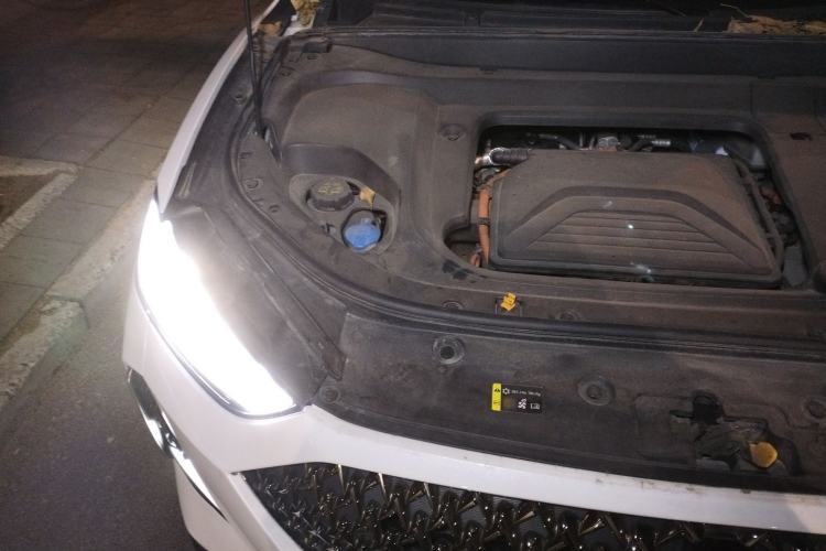 Used Wey Macchiato 2021 1.5L DHT Master Edition Engine Bay Right