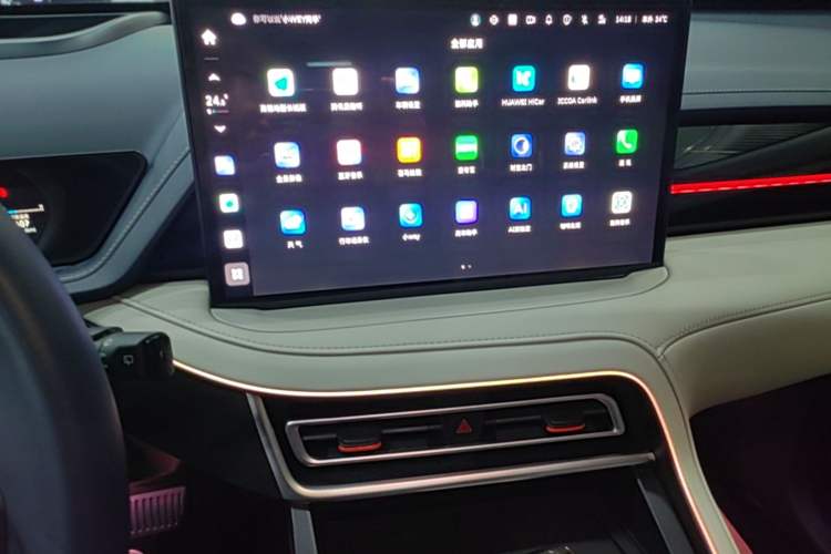 Used Wey Macchiato DHT-PHEV 2021 1.5L Master Edition Audio And AC Panel