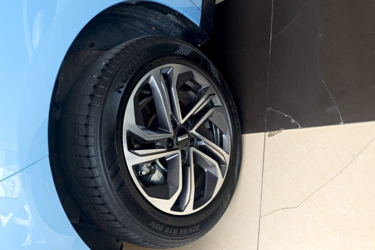 Used Wey Macchiato DHT-PHEV 2021 1.5L Special Edition Left Front Wheel Hub