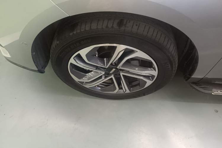 Used Wey Macchiato DHT-PHEV 2021 1.5L Master Edition Left Front Wheel Hub