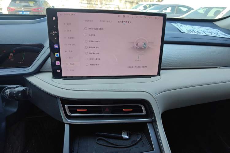 Used Wey Macchiato DHT-PHEV 2021 1.5L Special Edition Audio And AC Panel