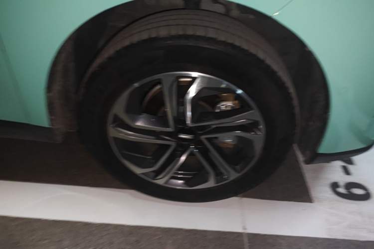 Used Wey Macchiato DHT-PHEV 2021 1.5L Master Edition Right Front Wheel Hub