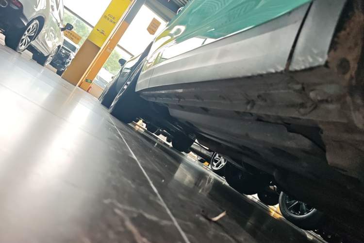 Used Wey Macchiato DHT-PHEV 2021 1.5L Master Edition Right Side Sill