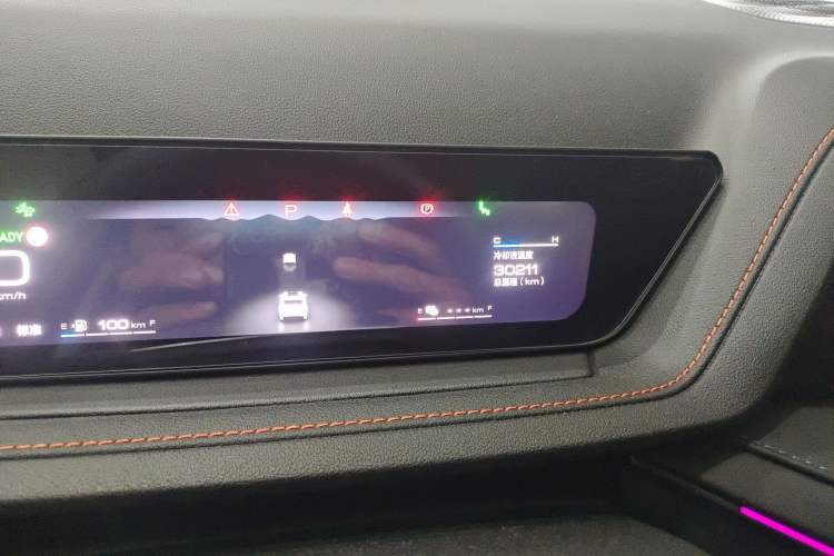 Used Wey Macchiato DHT-PHEV 2021 1.5L Master Edition Odometer Close Up