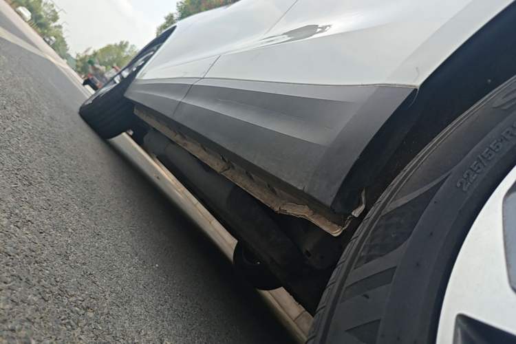 Used Wey Macchiato DHT-PHEV 2021 1.5L Master Edition Left Side Sill