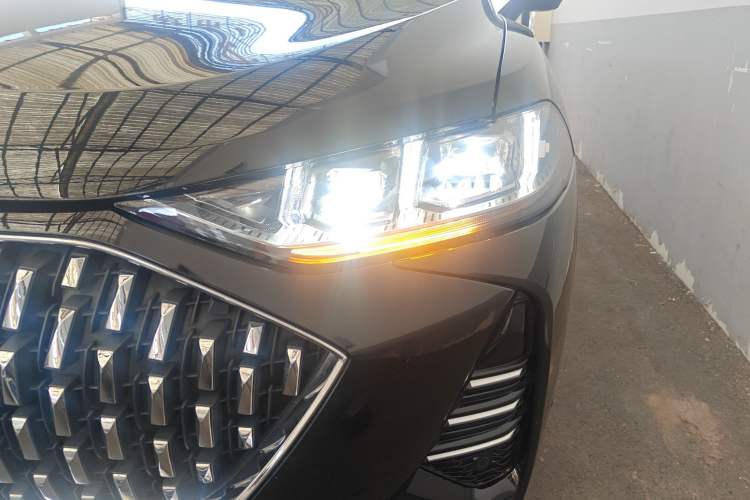 Used Wey Mocha 2021 2.0T Four-Wheel Drive Premium Edition Left Front Headlight