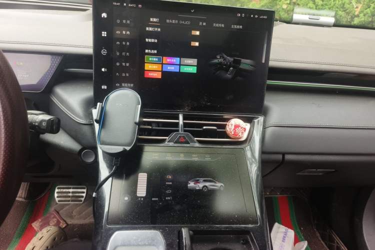 Used Wey Mocha 2021 2.0T Four-Wheel Drive Premium Edition Audio And AC Panel