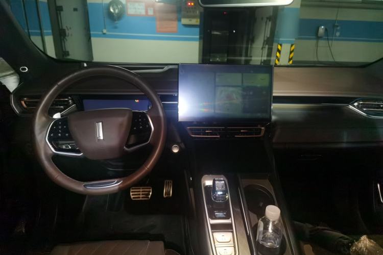 Used Wey Mocha 2021 2.0T Two-Wheel-Drive Premium Edition Center Console