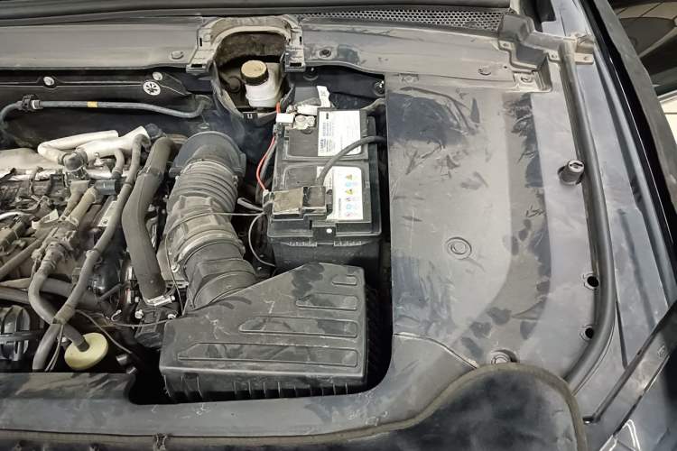 Used Wey Mocha 2021 2.0T Four-Wheel Drive Premium Edition Engine Bay Left