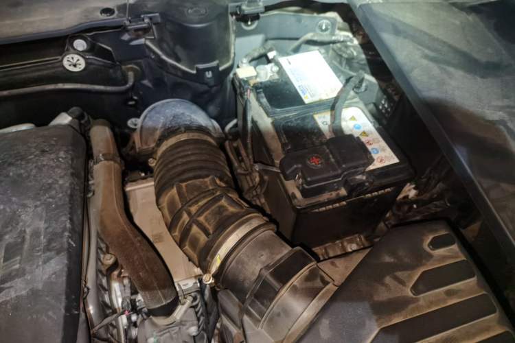 Used Wey Mocha 2021 2.0T Two-Wheel-Drive Premium Edition Engine Bay Left