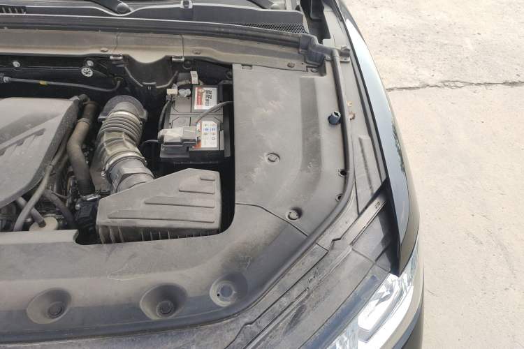 Used Wey Mocha 2021 2.0T Four-Wheel Drive Premium Edition Engine Bay Left