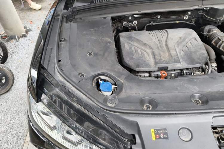 Used Wey Mocha 2021 2.0T Two-Wheel-Drive Premium Edition Engine Bay Right