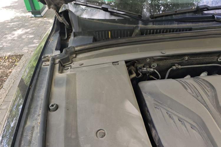 Used Wey Mocha 2021 2.0T Two-Wheel-Drive Premium Edition Engine Bay Right