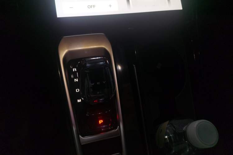 Used Wey Mocha 2021 2.0T Two-Wheel-Drive Premium Edition Gear Lever