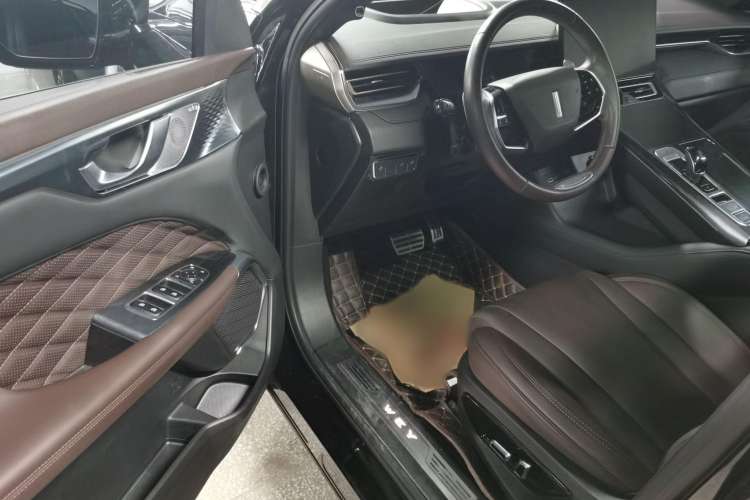 Used Wey Mocha 2021 2.0T Two-Wheel-Drive Ultra-Strong Version Interior 1