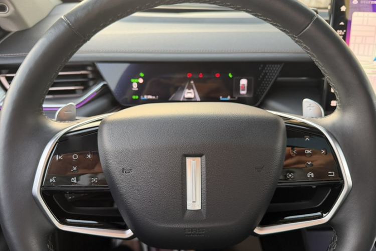 Used Wey Mocha 2021 2.0T Two-Wheel-Drive Premium Edition Interior 2