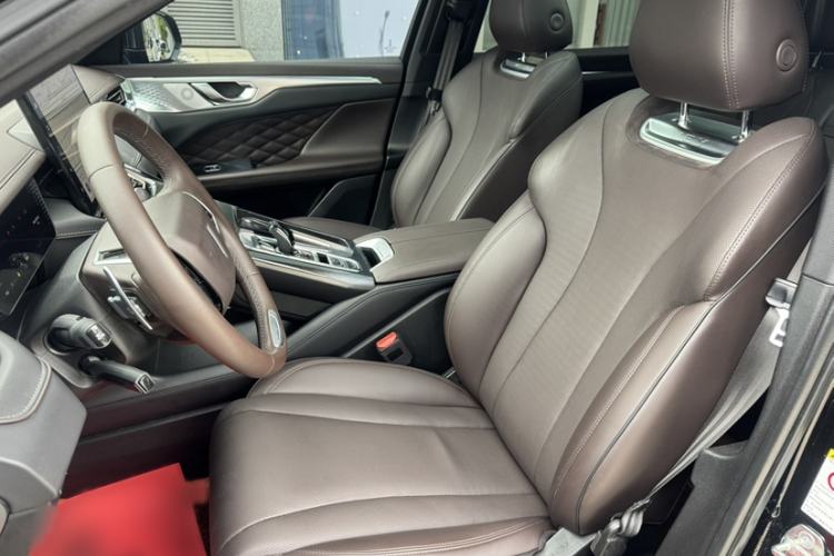 Used Wey Mocha 2021 2.0T Two-Wheel-Drive Ultra-Strong Version Interior 2