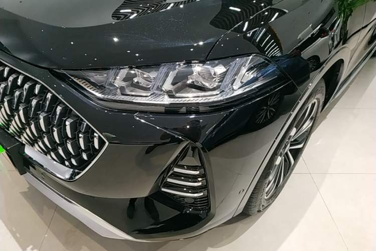 Used Wey Mocha 2021 2.0T Four-Wheel Drive Premium Edition Left Front Headlight